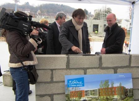 Pause de la première pierre EHPAD Etampes - M. GUEDJ et M. TALEC