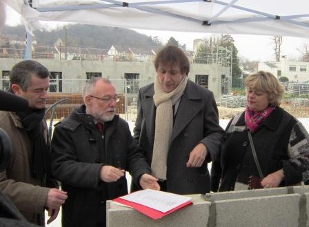 Pose de la première pierre de l'EHPAD d'Etampes - MM MARLIN, CHATEL et GUEDJ